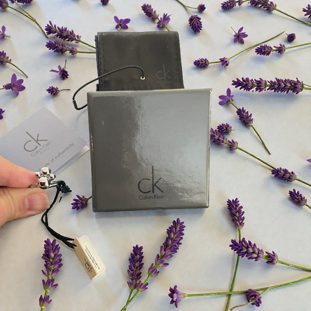 NWT. Calvin Klein Silver Bead Ring
